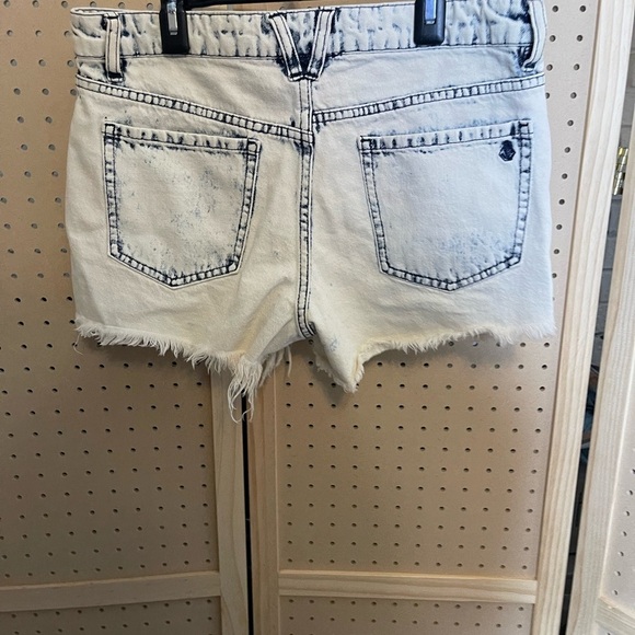 Volcom brand jeans stoned shorts size 7‎ - Picture 4 of 7